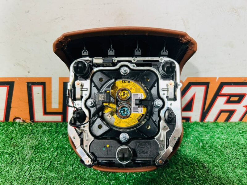 LR062638 Airbag in steering wheel Range Rover L405 (2013-2021) Used cost  € in stock 1 pcs.