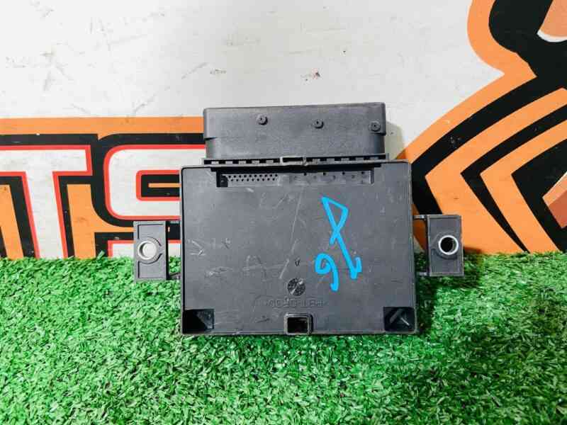 LR070636 Electronic handbrake control unit Range Rover Sport L494 (2014-2022) USED cost 90 € in stock 1 pcs.