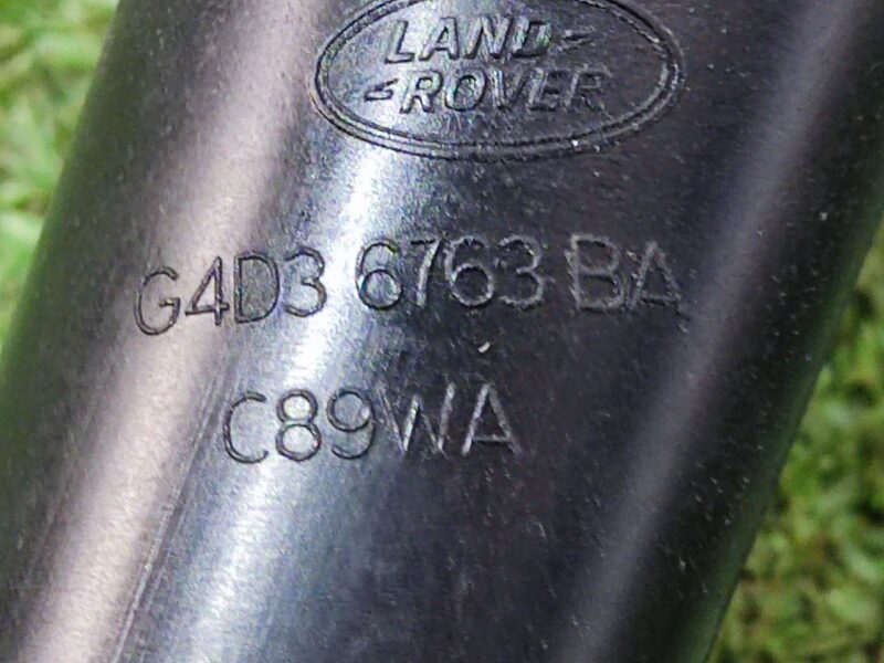 LR073644 Used JAGUAR E-PACE oil filler neck cost 35 € in stock 1 pcs.