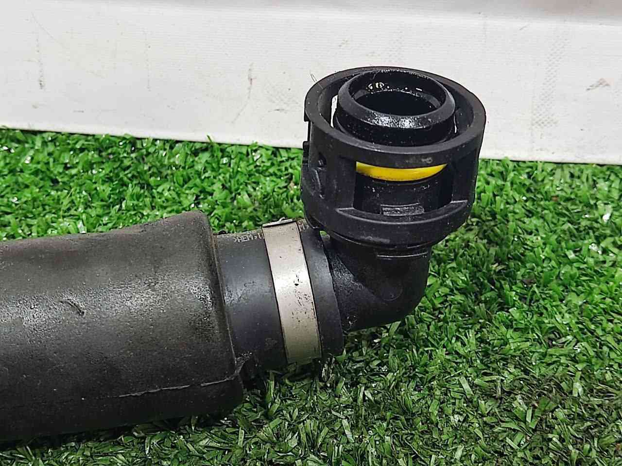 LR077852 Breather Pipe Land Rover Discovery Sport L550 (2015-) Used cost 35 € in stock 1 pcs.