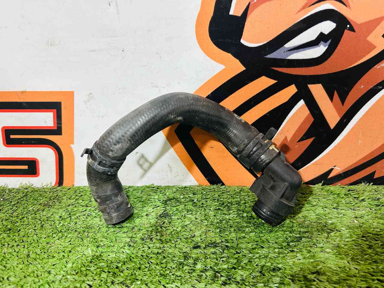 LR084790 Hose from EGR cooler to EGR valve Land Rover Discovery Sport L550 (2015-) Used cost 15 € in stock 1 pcs.