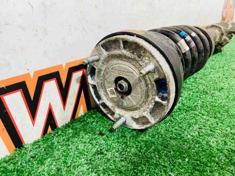 LR090617KIT Adaptive shock absorber front left with bracket Range Rover Velar L560 (2018-) Used cost 290 € in stock 1 pcs.