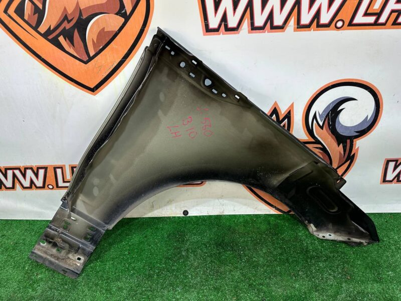LR091699 Front left wing Range Rover Velar L560 (2018-) Used cost 300 € in stock 1 pcs.