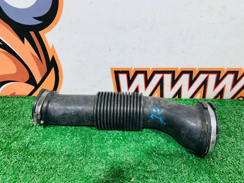 LR092340 Air Filter Hose Range Rover Velar L560 (2018-) Used - Image 14