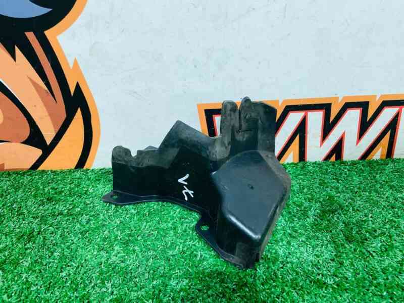 LR092684 Air deflector right Range Rover Velar L506 Used cost 32 € in stock 2 pcs.