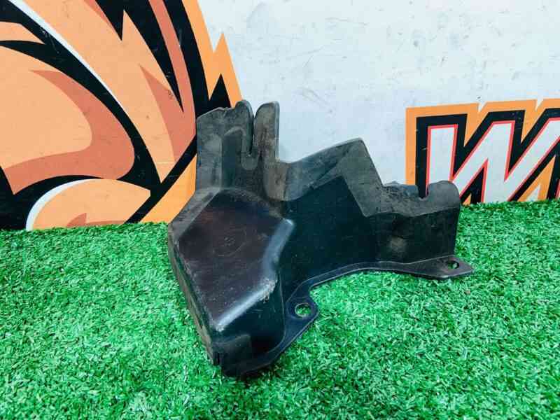 LR092685 Air deflector left Range Rover Velar L560 Used cost 25 € in stock 2 pcs.