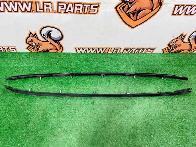 LR092794KIT Roof rails set Range Rover Velar L560 (2018-) Used cost  € in stock 1 pcs.
