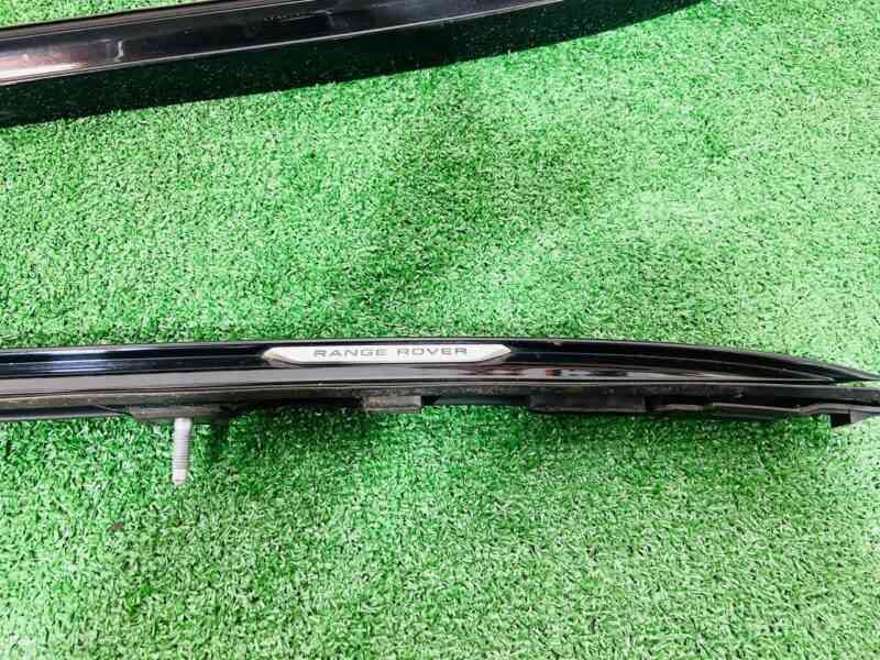 LR092794KIT Roof rails set Range Rover Velar L560 (2018-) Used cost  € in stock 1 pcs.