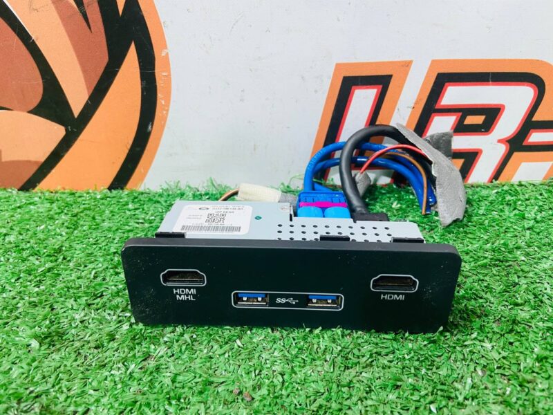 LR095848 Rear Passenger Audio Connector Land Rover Discovery 5 L462 (2017-) Used cost 130 € in stock 2 pcs.