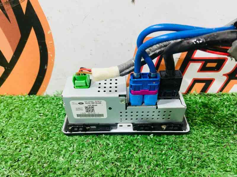 LR095848 Rear Passenger Audio Connector Land Rover Discovery 5 L462 (2017-) Used cost 130 € in stock 2 pcs.