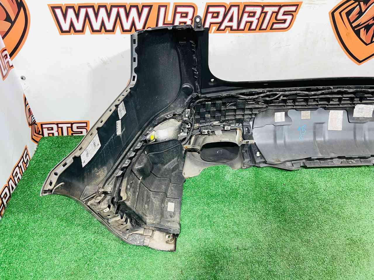 LR098889 Rear bumper 2018- complete assembly set Range Rover Sport L494 (2014-2022) Used - Image 48