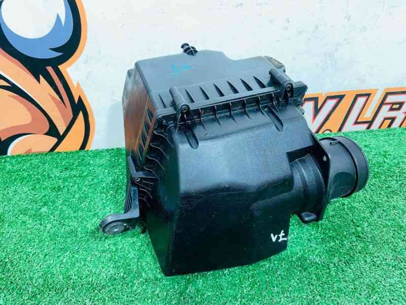 LR105962 Range Rover Velar L560 Air Filter Housing (2018-) Used cost 200 € in stock 3 pcs.