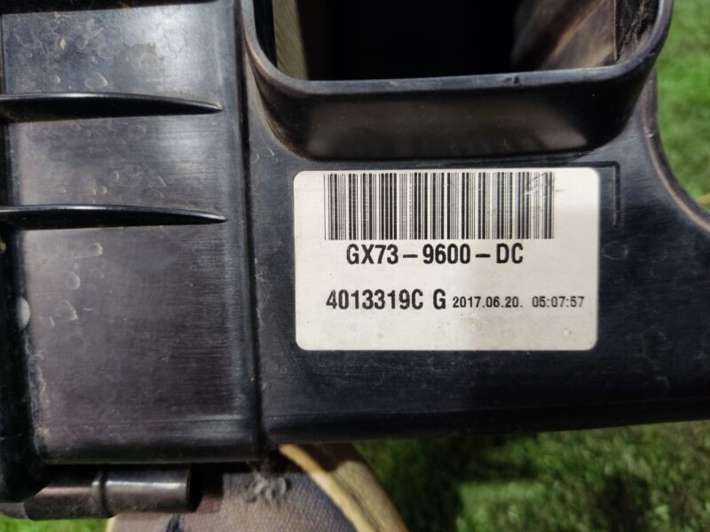 LR105962 Range Rover Velar L560 Air Filter Housing (2018-) Used cost 200 € in stock 3 pcs.