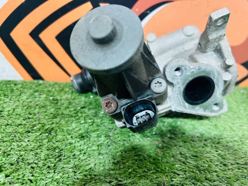 LR110291 EGR Valve 2.0 DI with Heat Exchanger Land Rover Discovery Sport L550 (2015-) Used cost 150 € in stock 1 pcs.