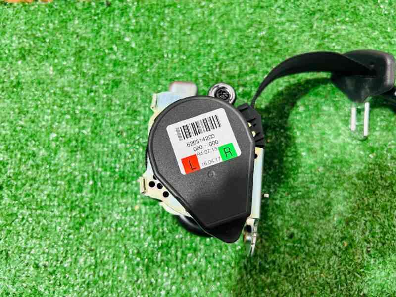 LR112818 Seat Belt Rear Left Right Range Rover L405 (2013-2021) Used - Image 16