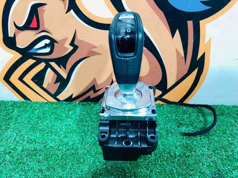 LR113155 Land Rover Discovery Sport L550 (2015-) Gear Shift Module Used cost 150 € in stock 1 pcs.