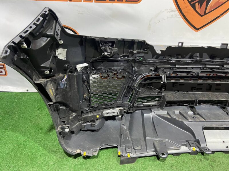 LR113284 Front bumper 2018 - complete assembly Range Rover Sport L494 (2014-2022) Used - Image 18