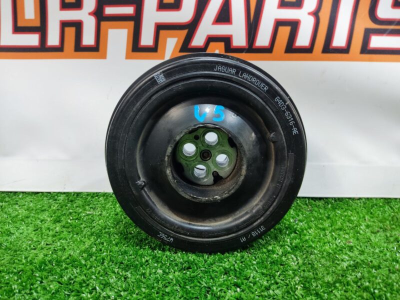 LR113860 Crankshaft pulley with damper 2.0D 2.0IE Range Rover Velar L560 (2018-) Used - Image 12