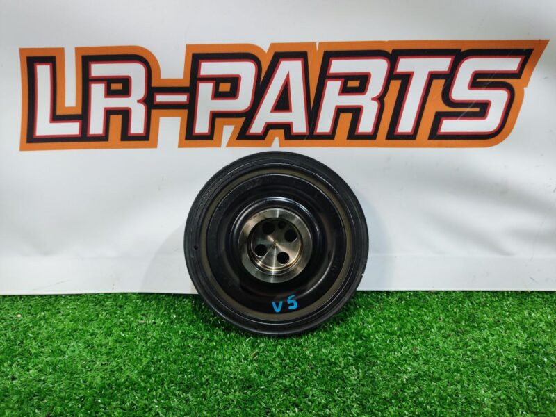 LR113860 Crankshaft pulley with damper 2.0D 2.0IE Range Rover Velar L560 (2018-) Used - Image 13