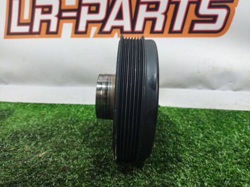 LR113860 Crankshaft pulley with damper 2.0D 2.0IE Range Rover Velar L560 (2018-) Used cost 100 € in stock 1 pcs.
