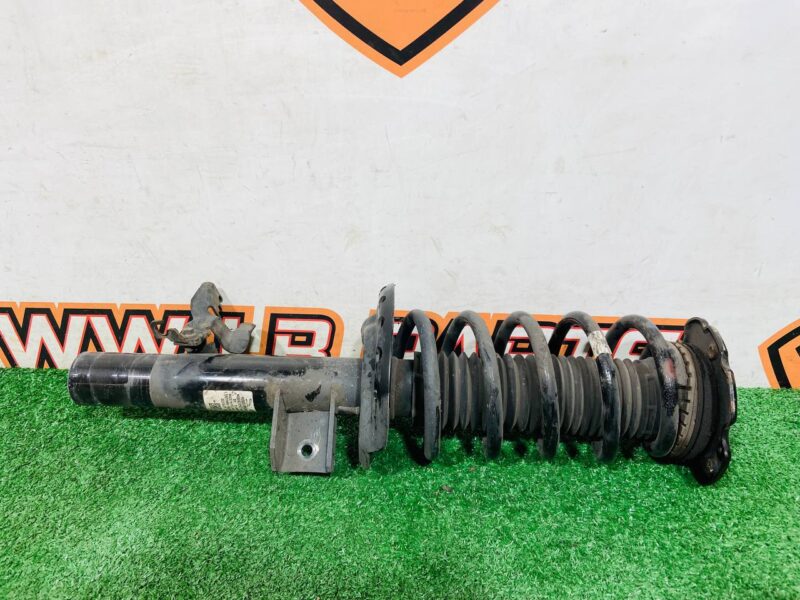 LR114048 Front left shock absorber Range Rover Evoque New L551 (2019-) USED cost 170 € in stock 1 pcs.