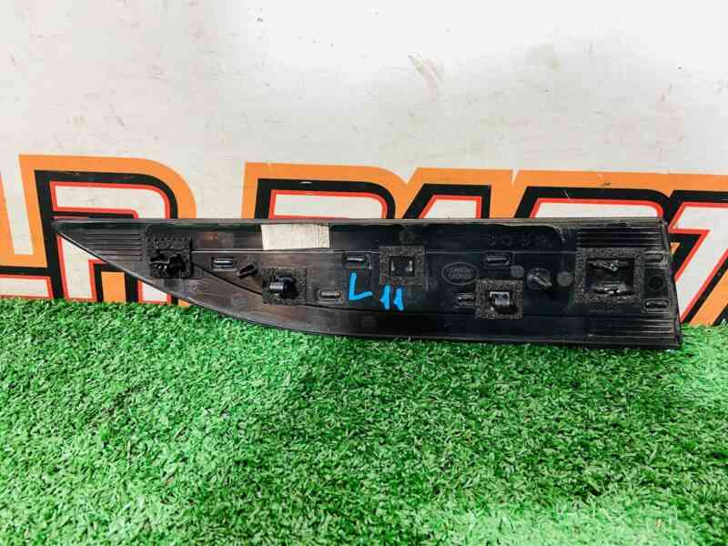 LR114461 Molding of the front left door upper Range Rover Evoque New L551 (2019-) Used cost  € in stock 1 pcs.