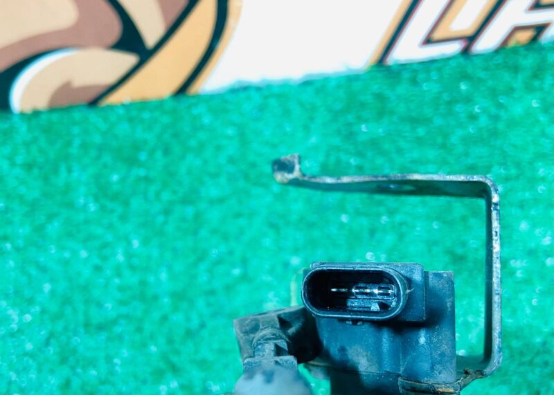 LR114546 Body position sensor front right Land Rover Discovery Sport L550 (2015-) Used cost 60 € in stock 1 pcs.