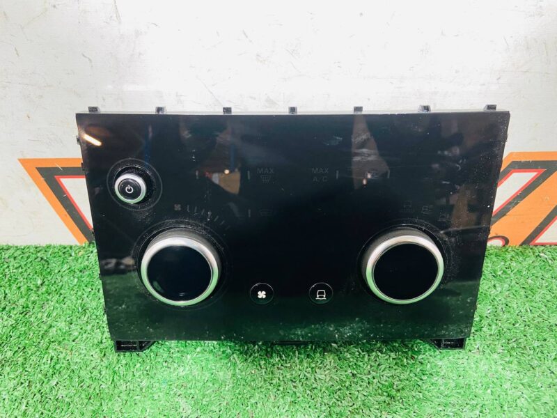 LR114839 Heater control panel Range Rover Evoque New L551 (2019-) Used cost  € in stock 1 pcs.
