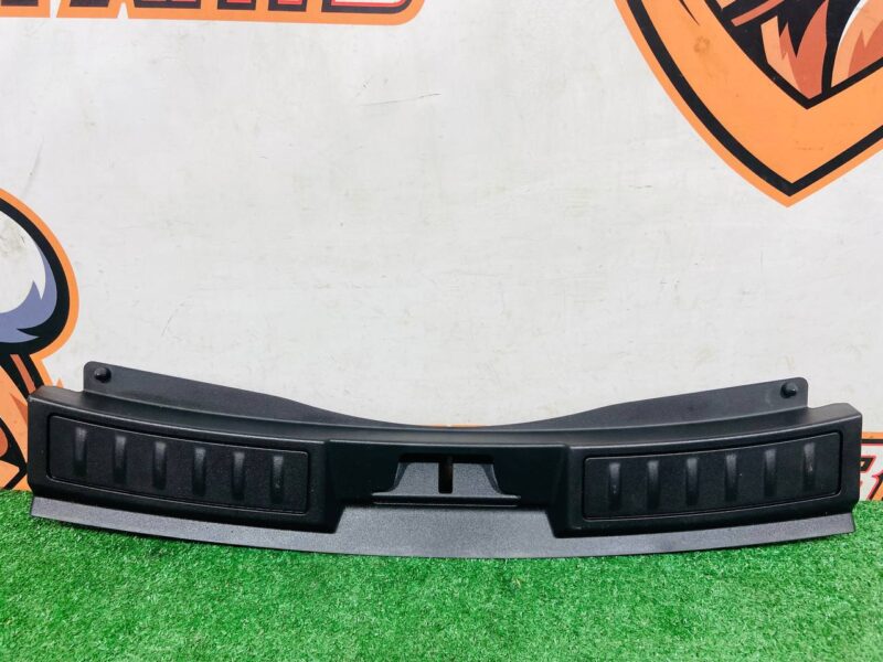 LR114984 Trunk lid sill trim Range Rover Evoque New L551 (2019-) Used cost  € in stock 1 pcs.