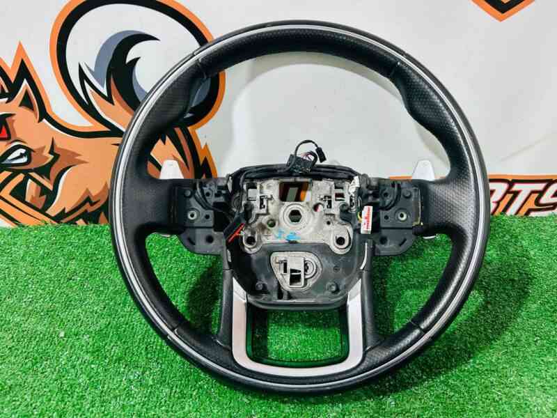 LR116233 Steering wheel for AIR BAG without heating Range Rover Velar L560 (2018-) Used cost 250 € in stock 3 pcs.