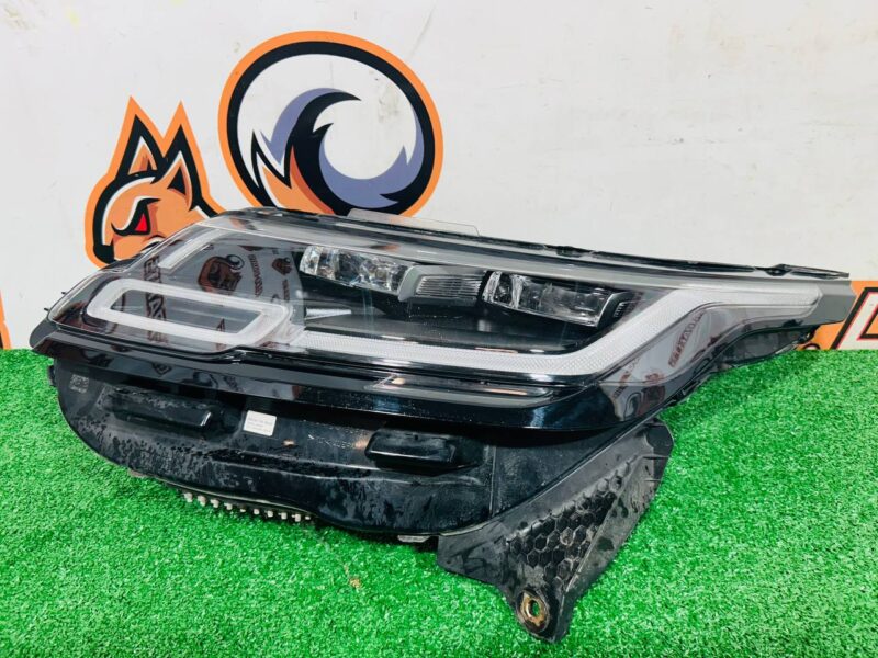 LR116459 Left LED headlight complete Range Rover Velar L560 (2018-) Used cost 1 050 € in stock 1 pcs.