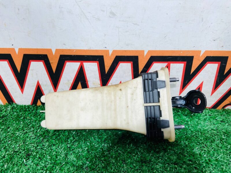 LR117206 Rear door opening limiter Range Rover Evoque New L551 (2019-) Used cost  € in stock 1 pcs.