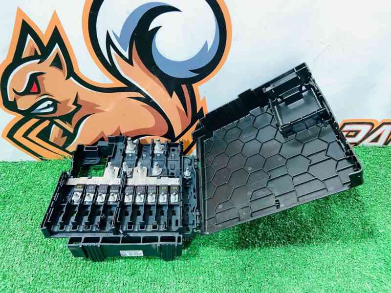LR117841 Fuse Box Land Rover Discovery Sport L550 (2015-) Used cost 40 € in stock 2 pcs.