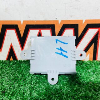 LR117890 Rear Door Control Unit Passenger Side Range Rover Evoque New L551 (2019-) Used cost 90 € in stock 1 pcs.