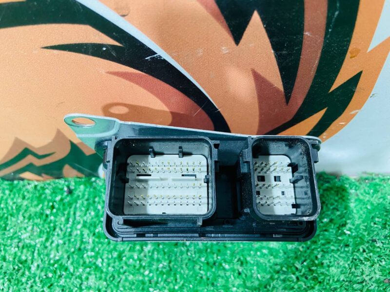 LR126037 AIR BAG Control Unit Land Rover Discovery 5 L462 (2017-) Used - Image 19