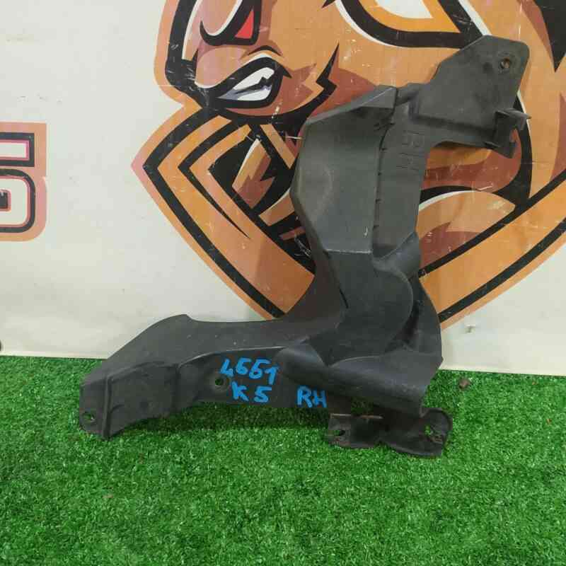 LR135636 Mudguard mounting bracket right Land Rover Discovery Sport L550 (2015-) Used cost 20 € in stock 1 pcs.
