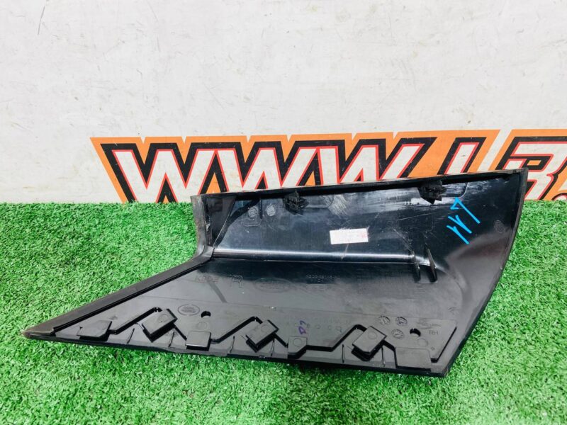 LR136541 Molding rear right pillar Range Rover Evoque New L551 (2019-) Used cost 60 € in stock 1 pcs.