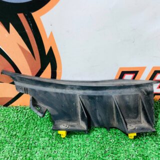 LR138235 Rear bumper molding left Range Rover Evoque New L551 (2019-) Used cost 25 € in stock 1 pcs.
