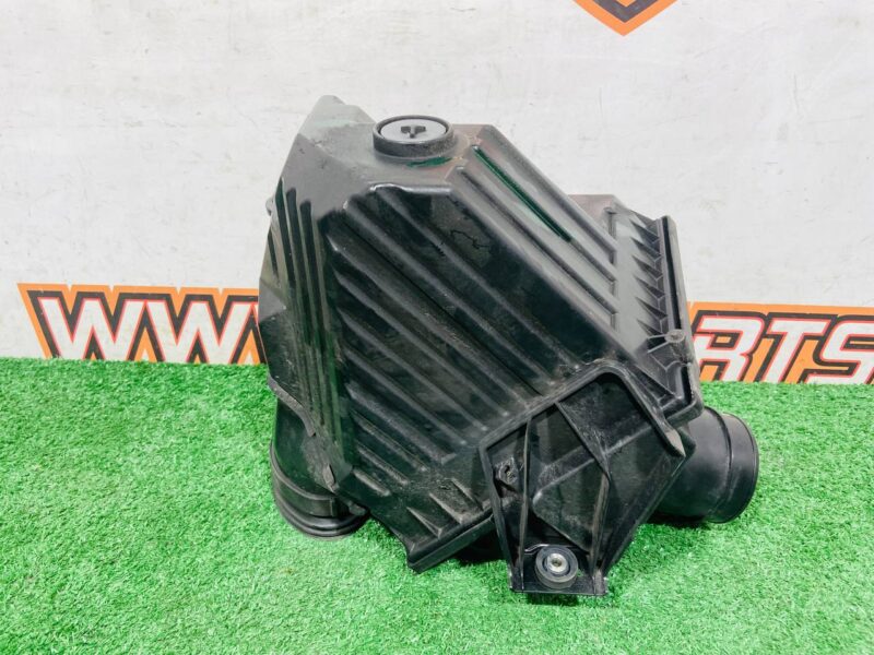 LR139639 Air filter housing Range Rover Evoque New L551 (2019-) used cost  € in stock 1 pcs.