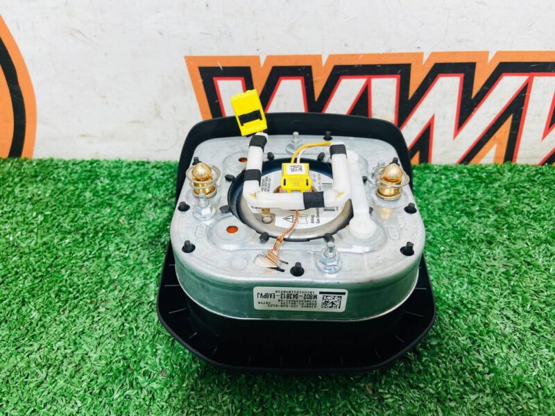 LR139698 Airbag in steering wheel Range Rover Evoque New L551 (2019-) Used cost  € in stock 1 pcs.