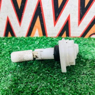 LR142260 Range Rover Evoque New L551 (2019-) Washer Fluid Level Sensor Used cost  € in stock 1 pcs.
