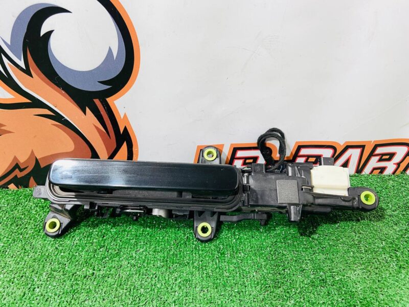 LR144901 Door handle outer rear left Range Rover Evoque New L551 (2019-) Used cost 75 € in stock 1 pcs.