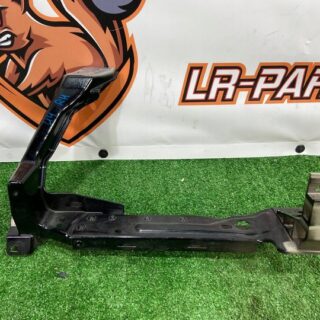 LR152525 Front panel bracket (eyepiece) right Range Rover Velar L560 (2018-) Used cost 280 € in stock 1 pcs.