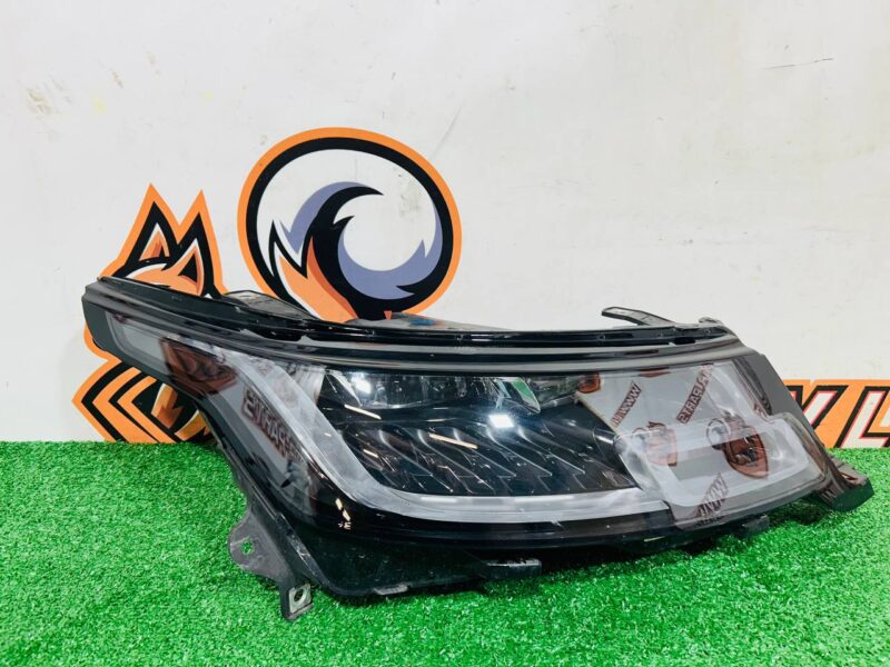 LR169895 Right restaling LED headlight Matrix 2018- Range Rover Sport L494 (2014-2022) Used - Image 30