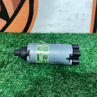 Ñ83515101 Seat adjustment motor Jaguar F-Pace X761 (2017-) Used cost  € in stock 1 pcs.
