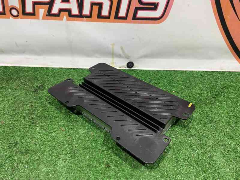 T2H13396 Amplifier AUDIO 600W meridian Jaguar F-Pace X761 (2017-) Used cost 500 € in stock 2 pcs.