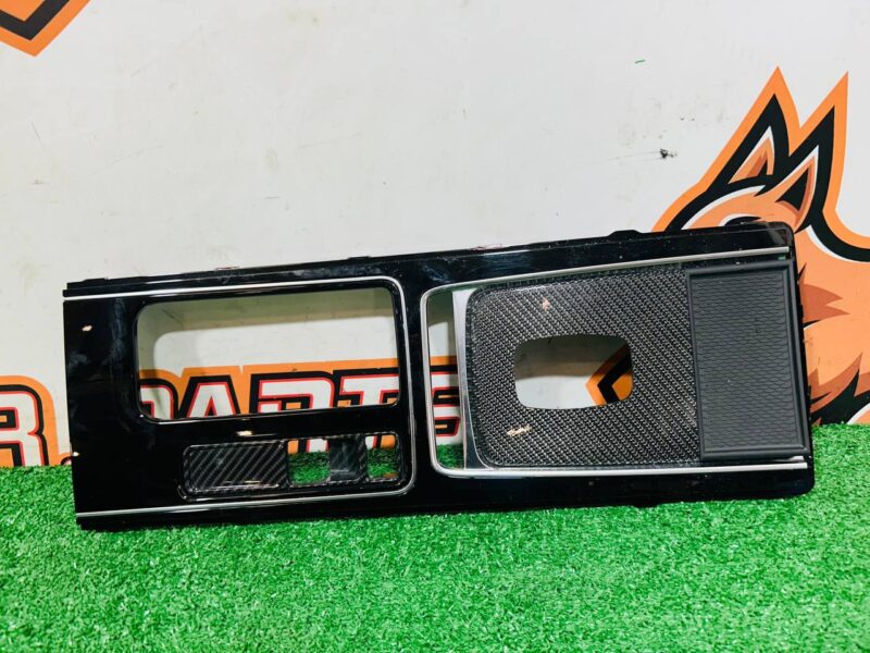 T2H23427 Jaguar F-Pace X761 (2017-) Central Trim Console Panel Used cost 150 € in stock 1 pcs.