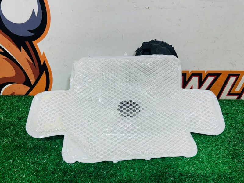 T2H42624 Air Conditioner Grille Front Seat Cushion Jaguar F-Pace X761 (2017-) Used cost  € in stock 2 pcs.