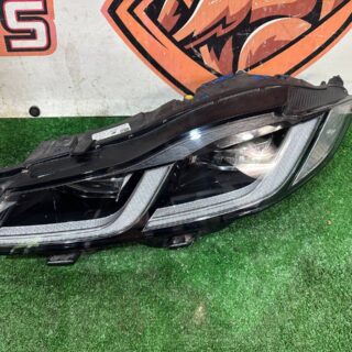T2H43710 Headlight left Jaguar F-Pace X761 (2017-) used cost 1 200 € in stock 1 pcs.