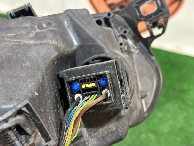 T2H43710 Headlight left Jaguar F-Pace X761 (2017-) used cost 1 200 € in stock 1 pcs.